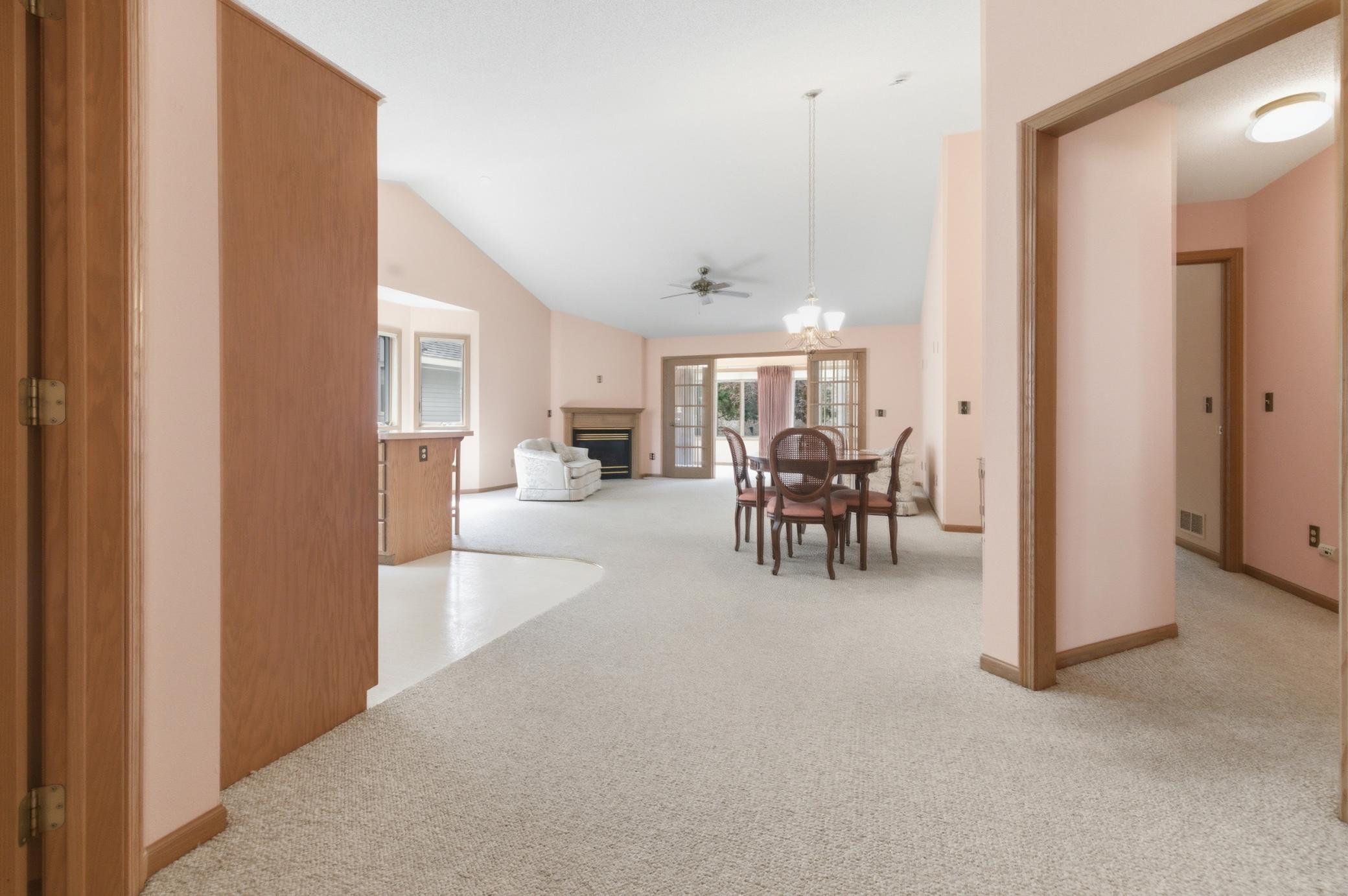 2420 Woodridge Lane