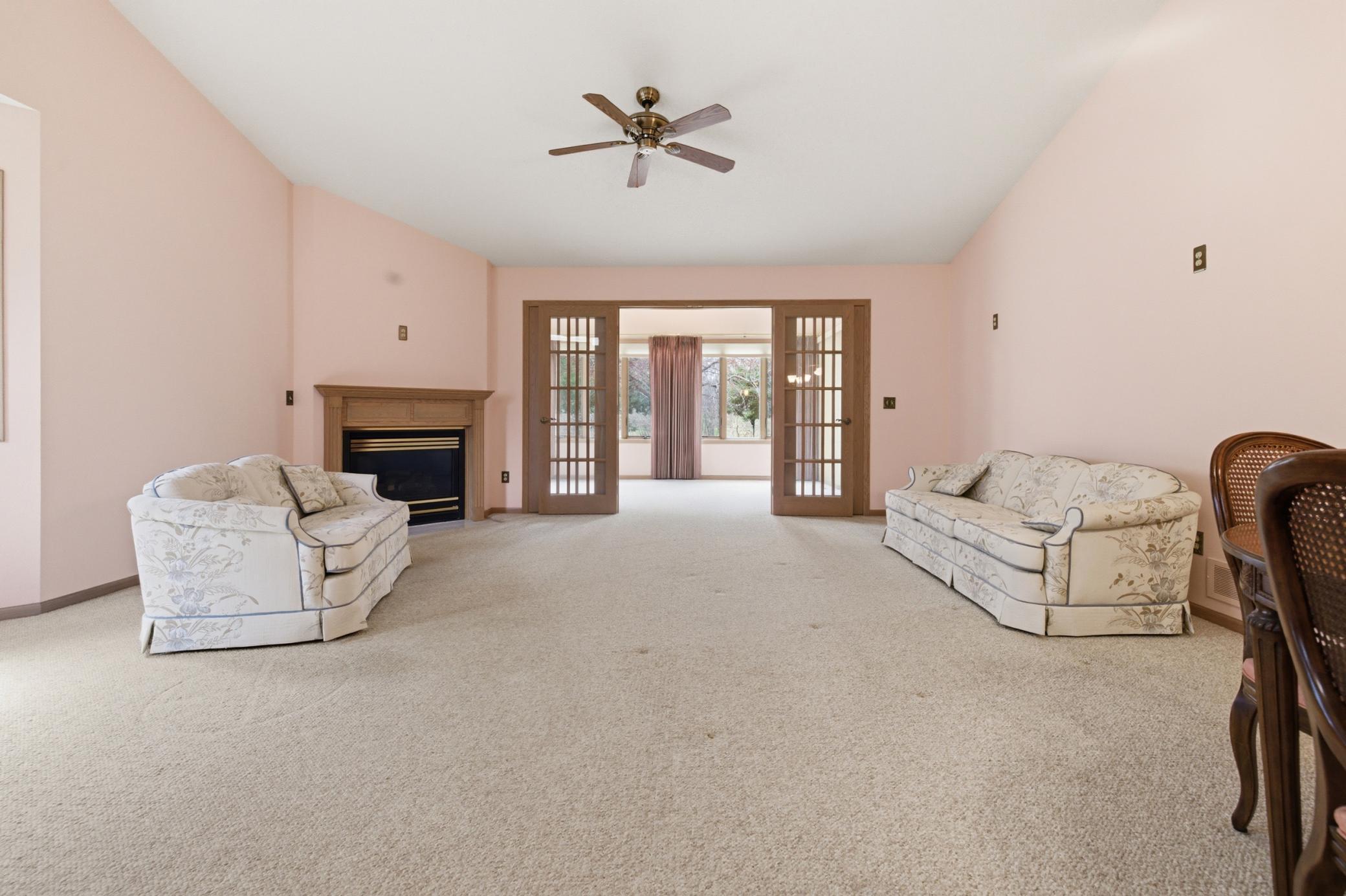 2420 Woodridge Lane