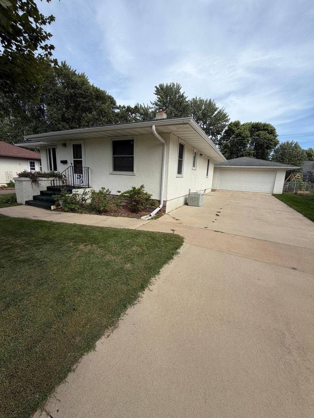 Photo of 1212 8th Avenue NE, Brainerd, MN 56401 (MLS # 7144314)