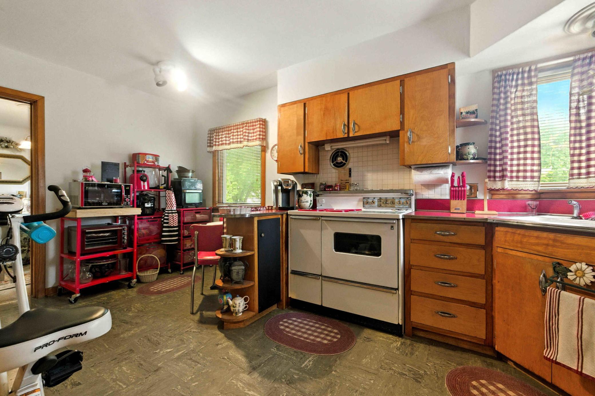500 7th Street NE