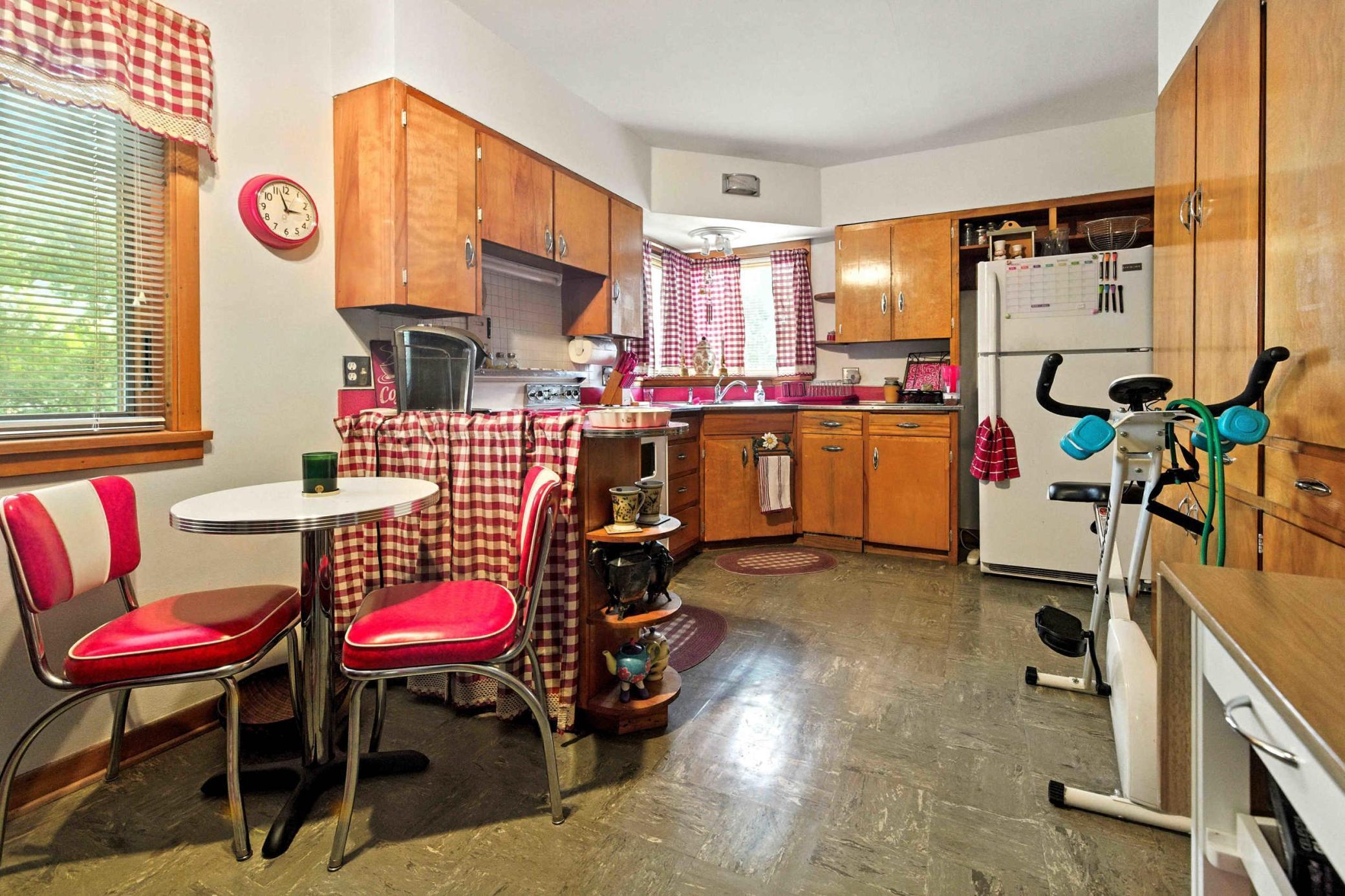 500 7th Street NE