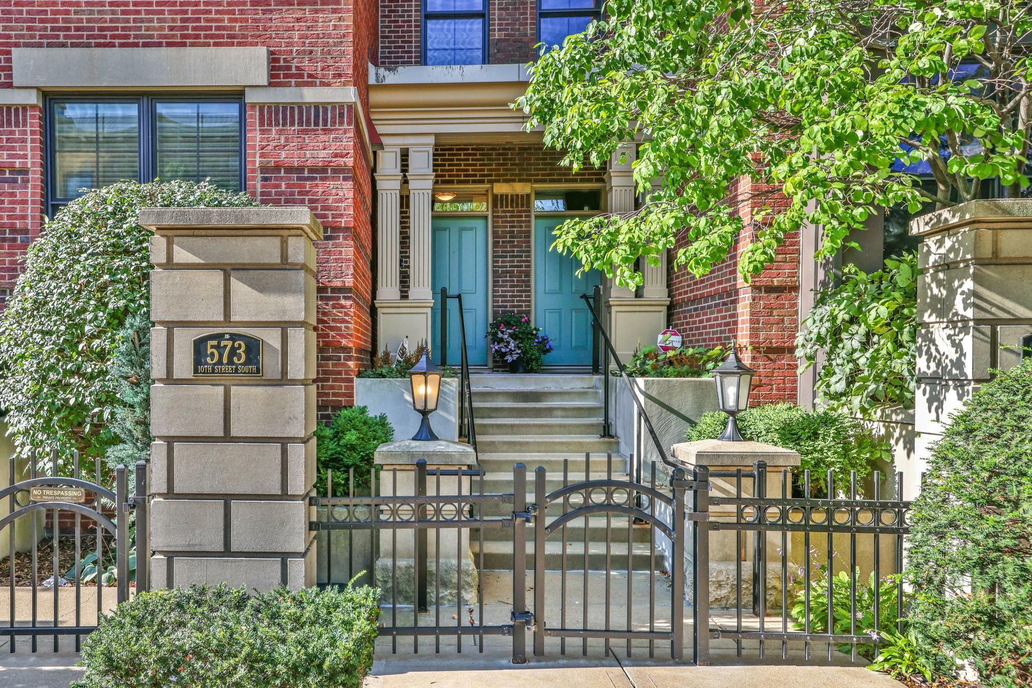 573 S 10th Street