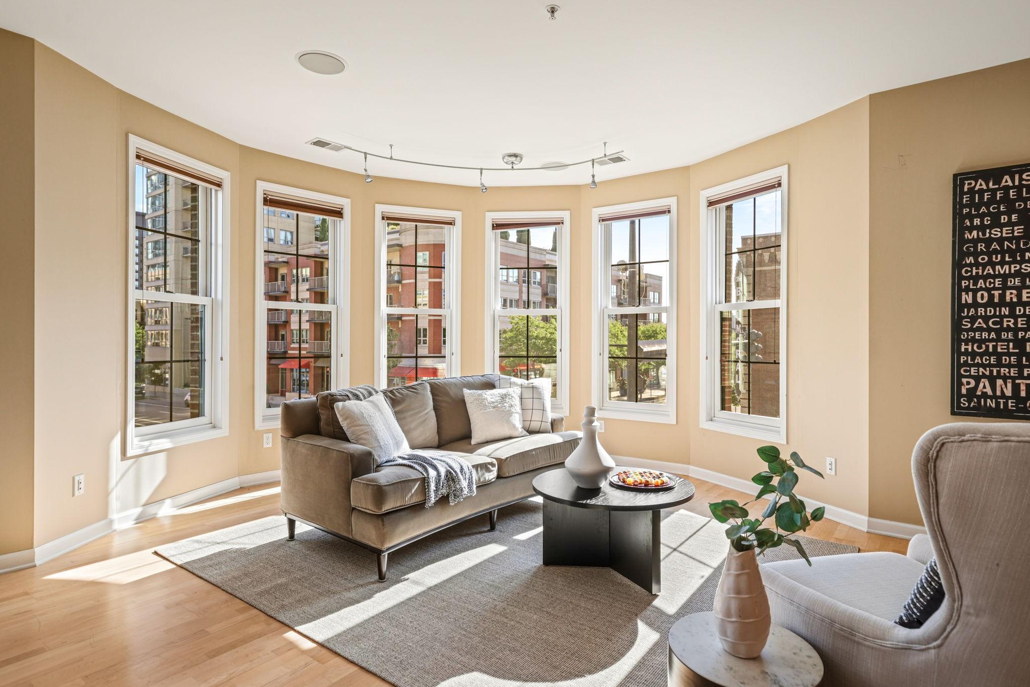 573 S 10th Street
