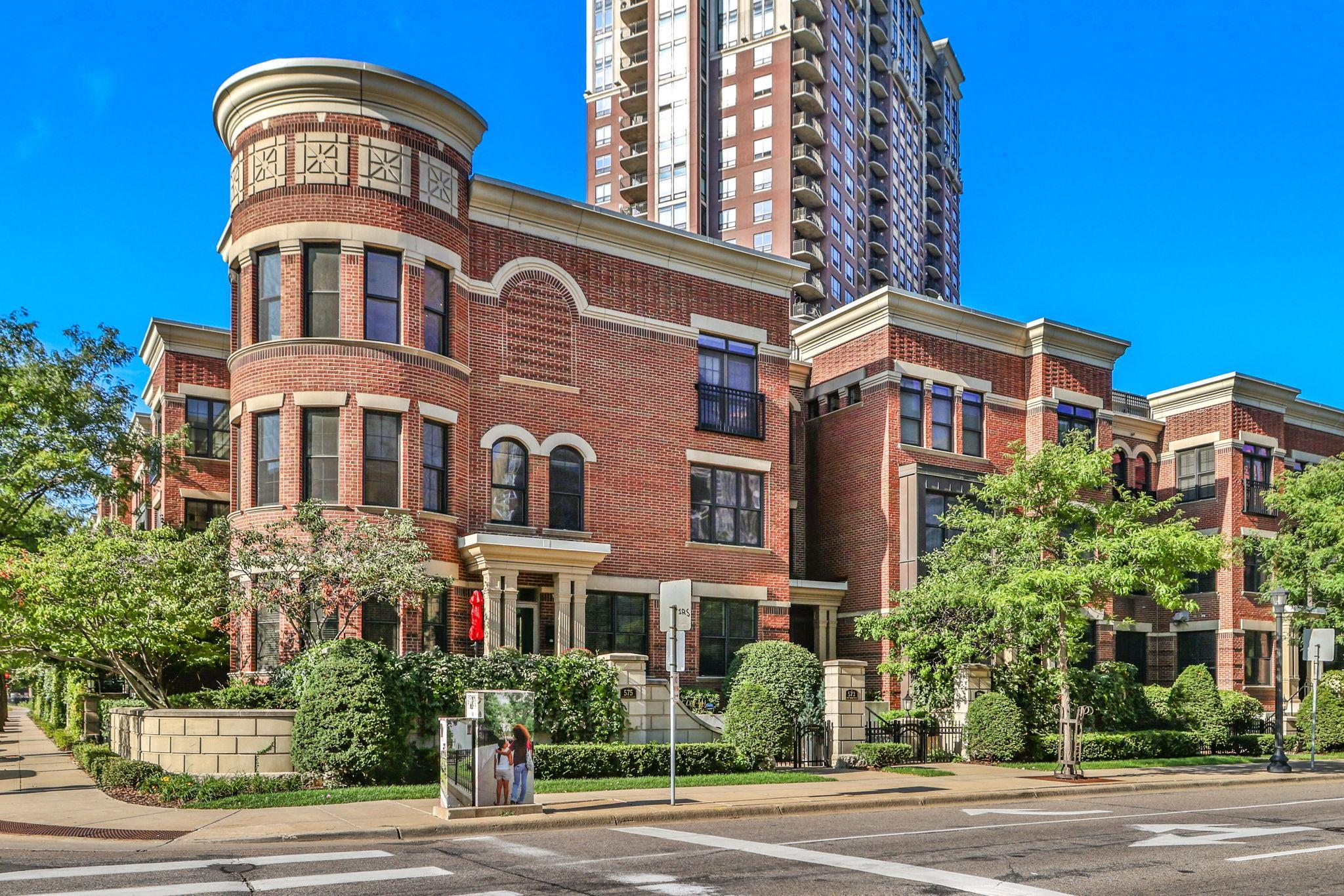 573 S 10th Street