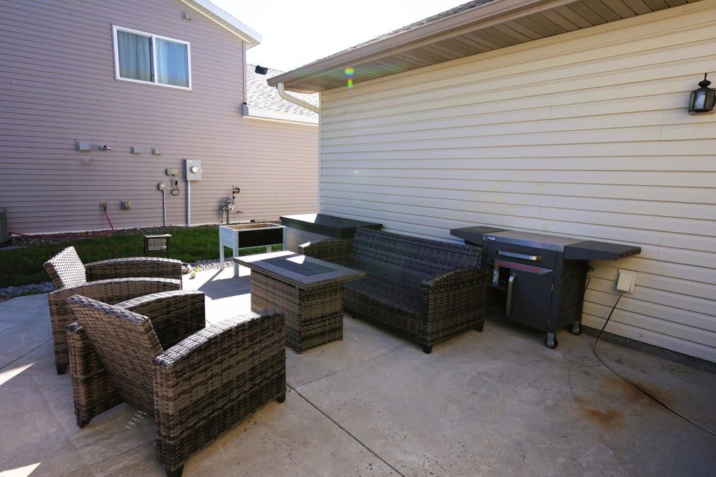 Photo of 1733 Maple Leaf Lane, Litchfield, MN 55355 (MLS # 7148124)