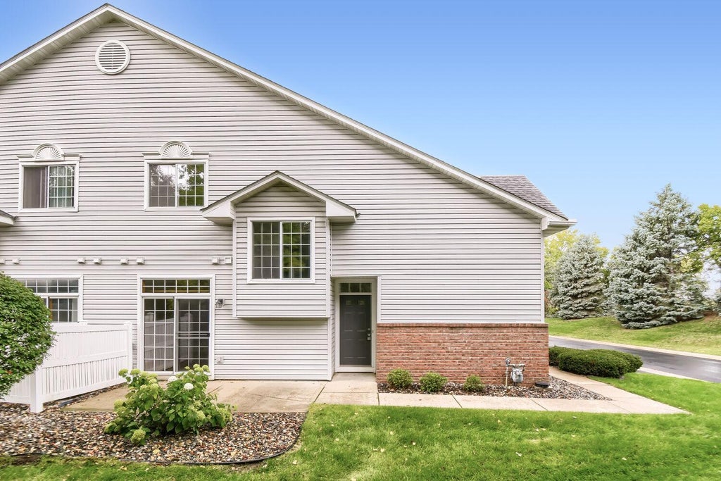 Photo of 3710 Vermilion Court S, Eagan, MN 55122 (MLS # 7153211)