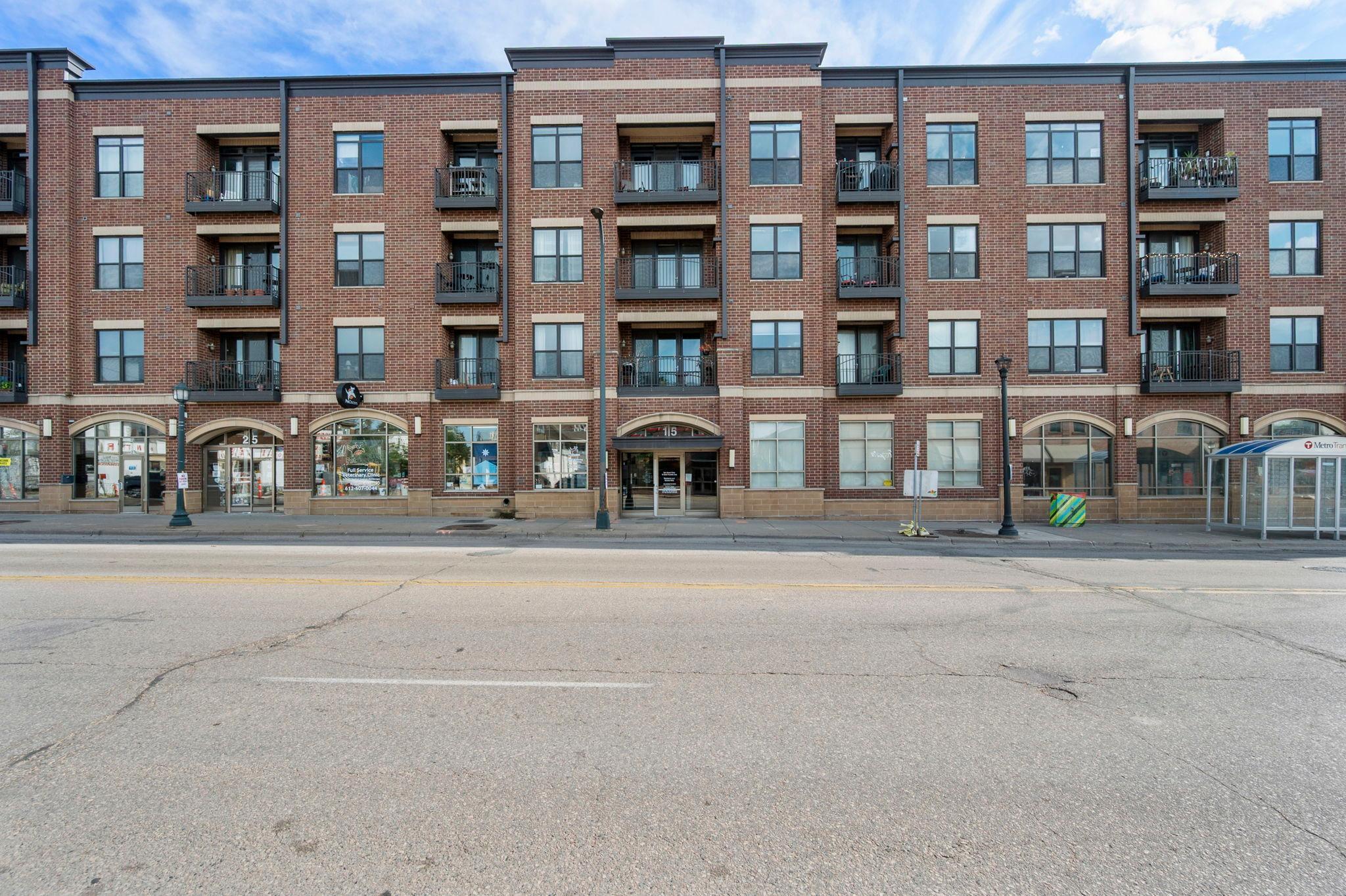 15 E Franklin Avenue 210