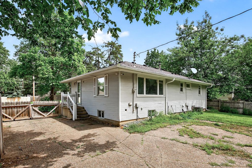 Photo of 3213 W Old Shakopee Road, Bloomington, MN 55431 (MLS # 6821318)