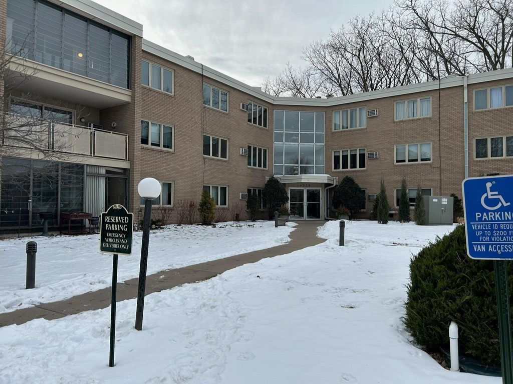 Photo of 4370 Brookside Court #106, Edina, MN 55436 (MLS # 7012035)