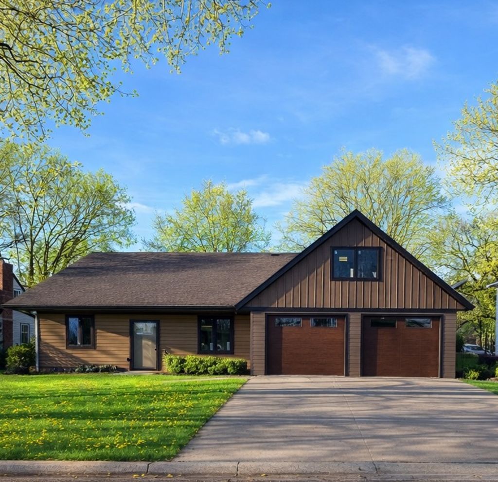 Photo of 527 Miller Ave SW, Hutchinson, MN 55350 (MLS # 7026896)