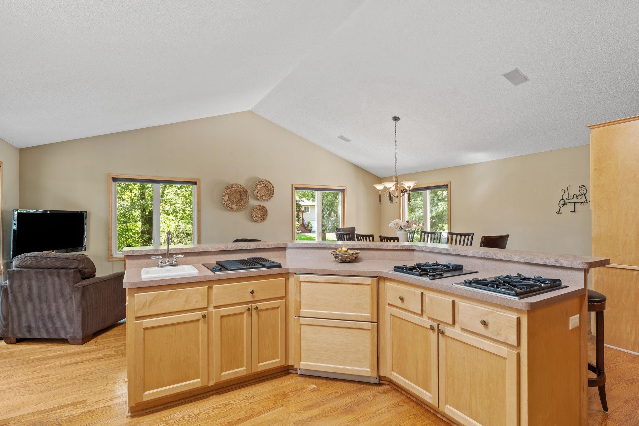 13705 Country Place
