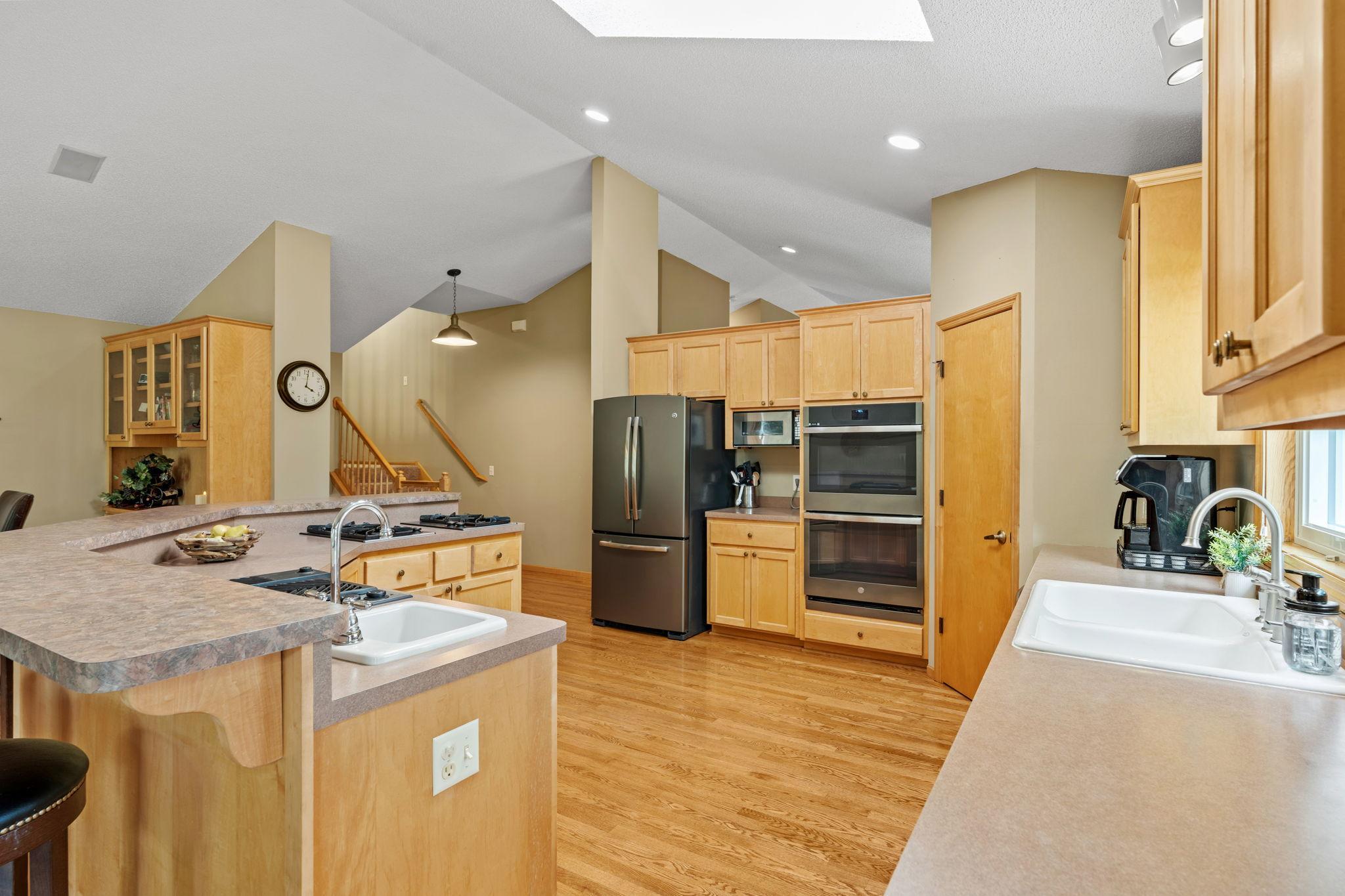 13705 Country Place