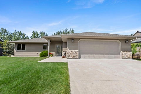 Photo of 820 Willow Drive, Hutchinson, MN 55350 (MLS # 7131653)