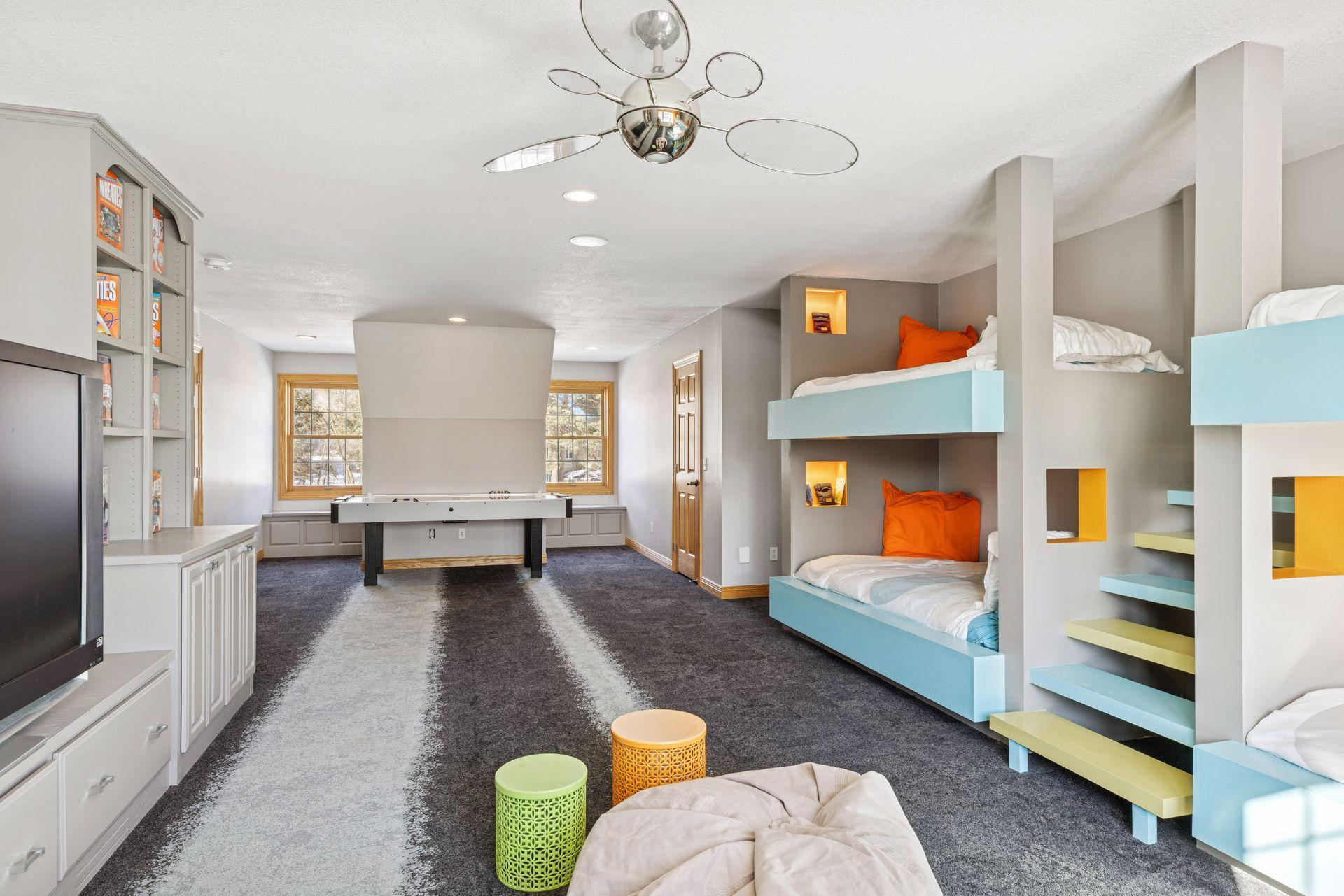 West Saint Paul, Minnesota, 55118, United States, 5 Bedrooms Bedrooms, ,5 BathroomsBathrooms,Residential,Active,2034018