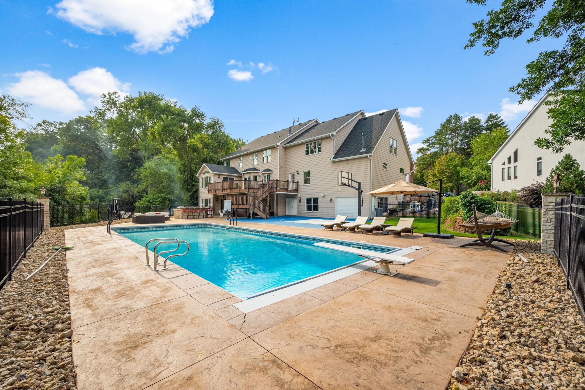 West Saint Paul, Minnesota, 55118, United States, 5 Bedrooms Bedrooms, ,5 BathroomsBathrooms,Residential,Active,2034018