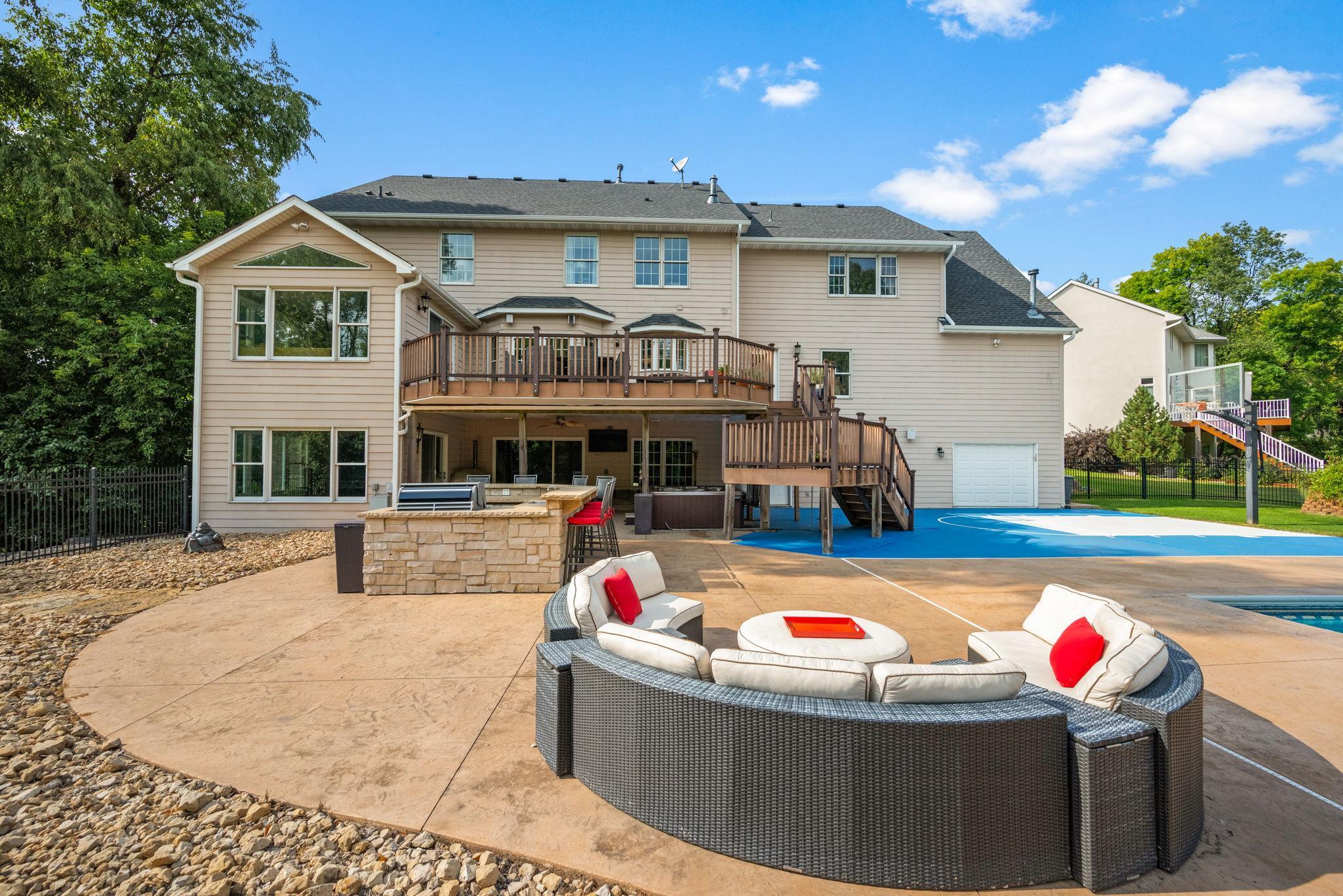 West Saint Paul, Minnesota, 55118, United States, 5 Bedrooms Bedrooms, ,5 BathroomsBathrooms,Residential,Active,2034018