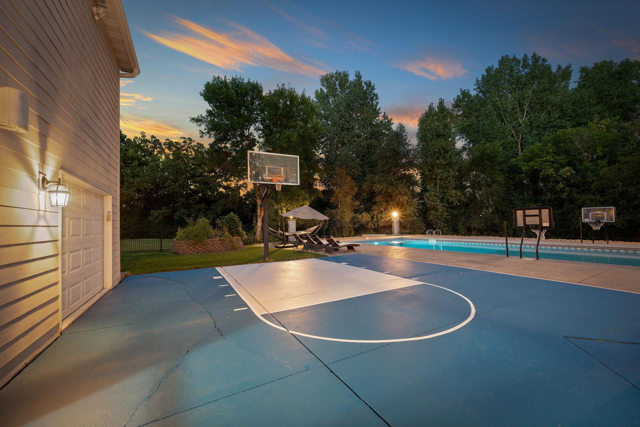West Saint Paul, Minnesota, 55118, United States, 5 Bedrooms Bedrooms, ,5 BathroomsBathrooms,Residential,Active,2034018