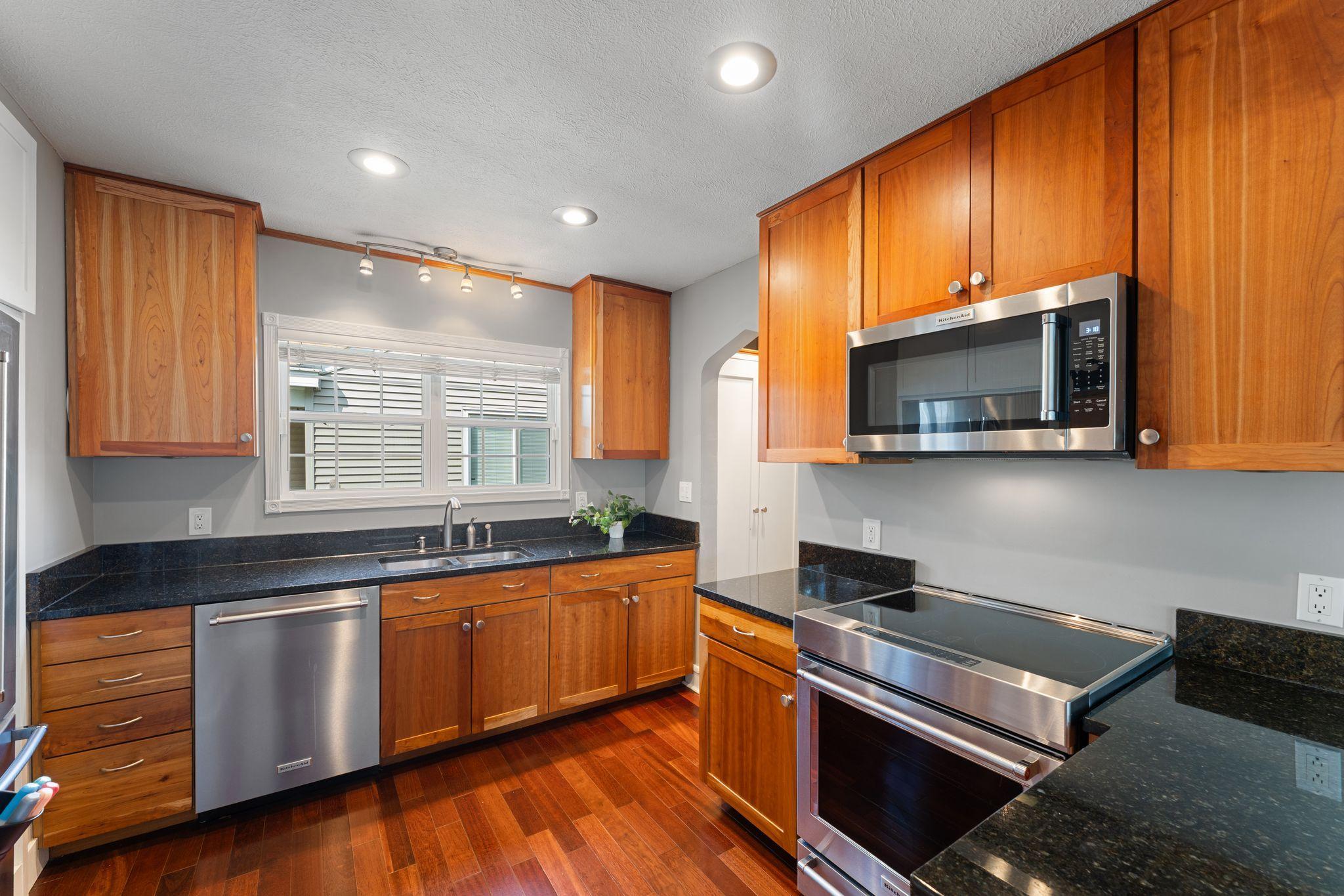 3633 Quebec Avenue S