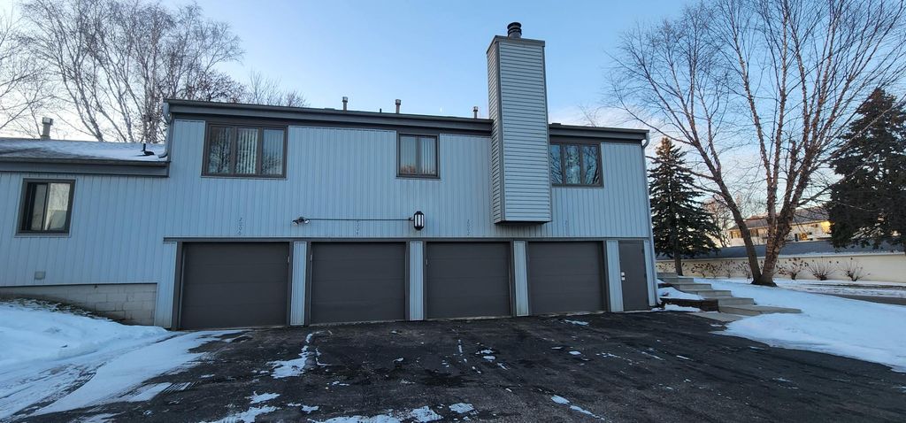 Photo of 2004 26th Avenue NW, Rochester, MN 55901 (MLS # 7006442)