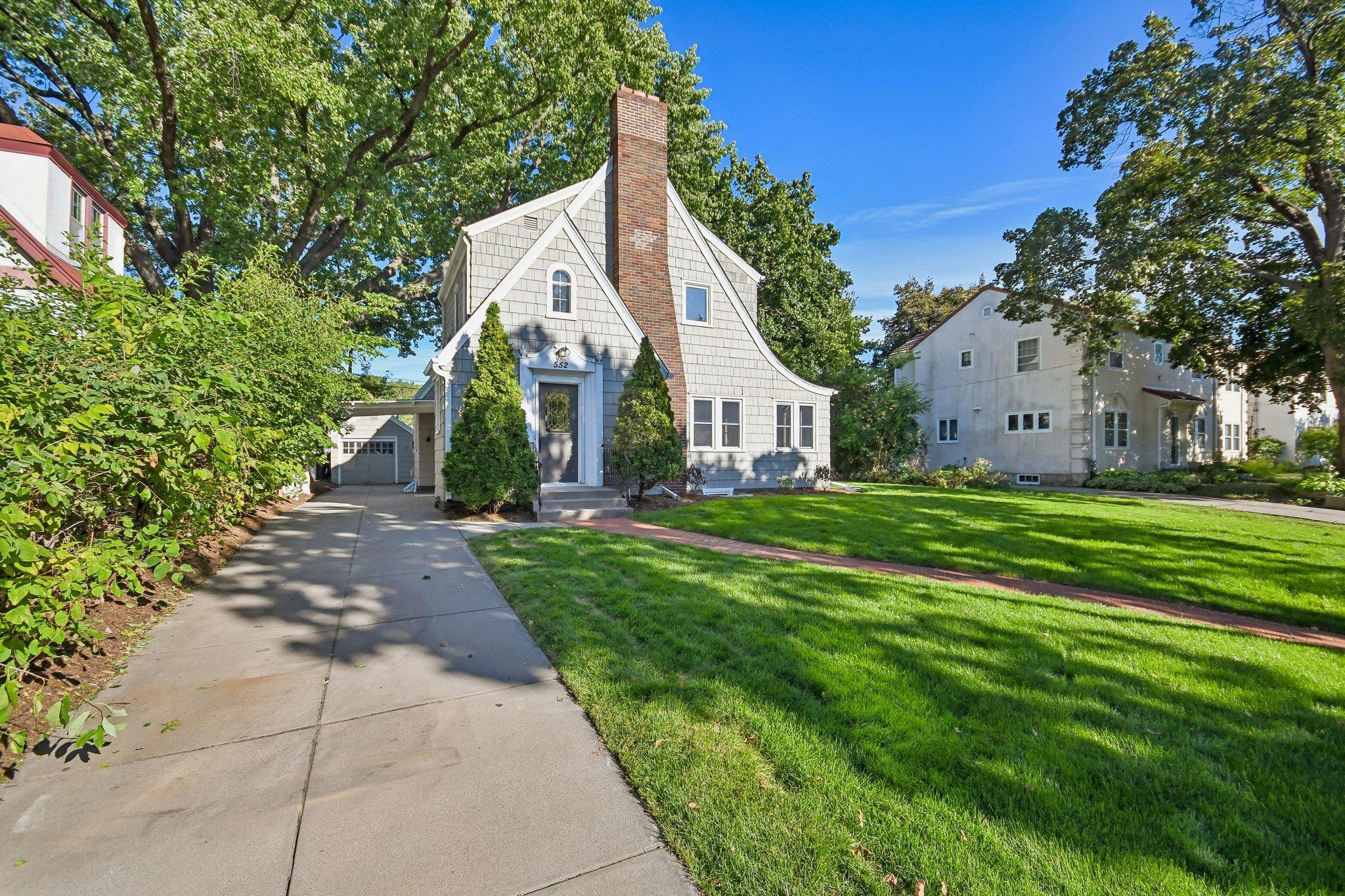 552 Fairview Avenue S