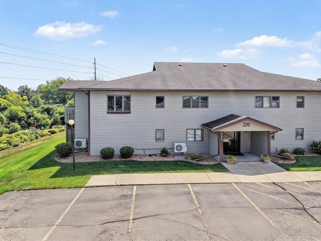Photo of 222 Sargent Drive #204, Red Wing, MN 55066 (MLS # 7107356)