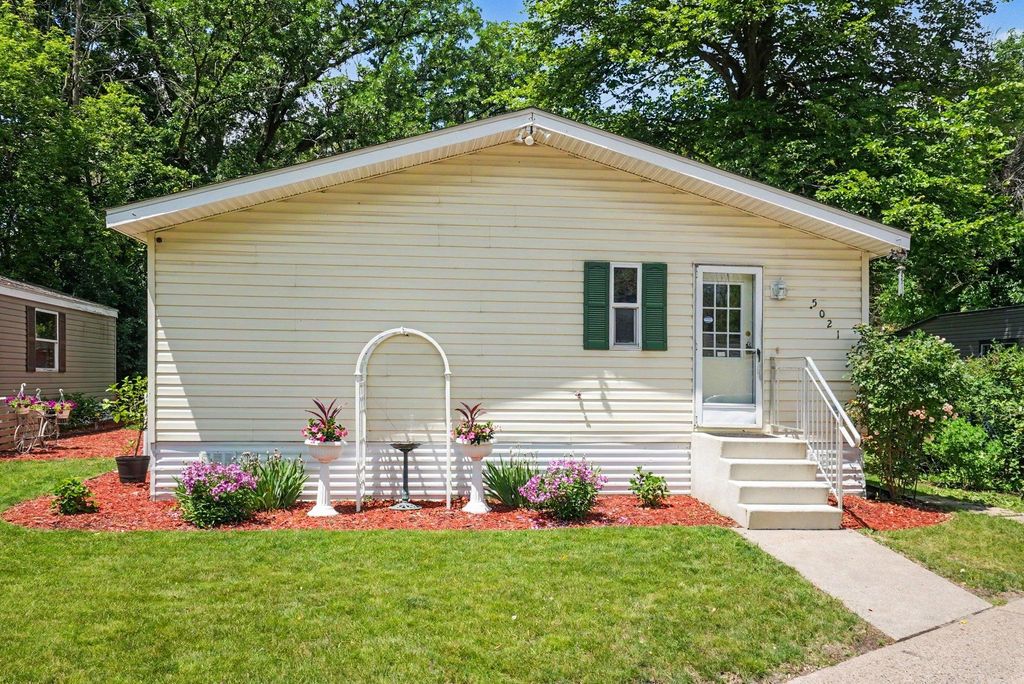 Photo of 5021 Wellington Avenue, Mounds View, MN 55112 (MLS # 7094258)