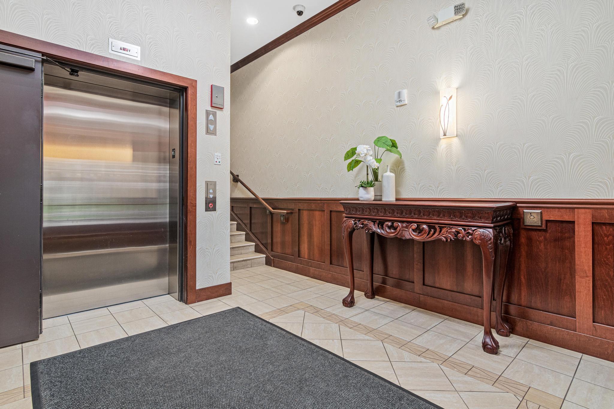 80 Western Avenue N 107