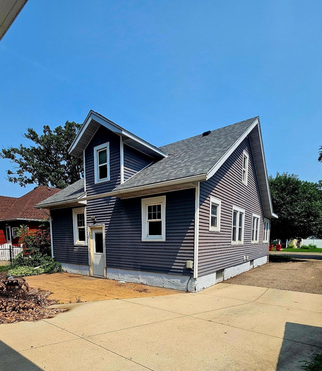Photo of 707 7th Street NW, Austin, MN 55912 (MLS # 7127049)
