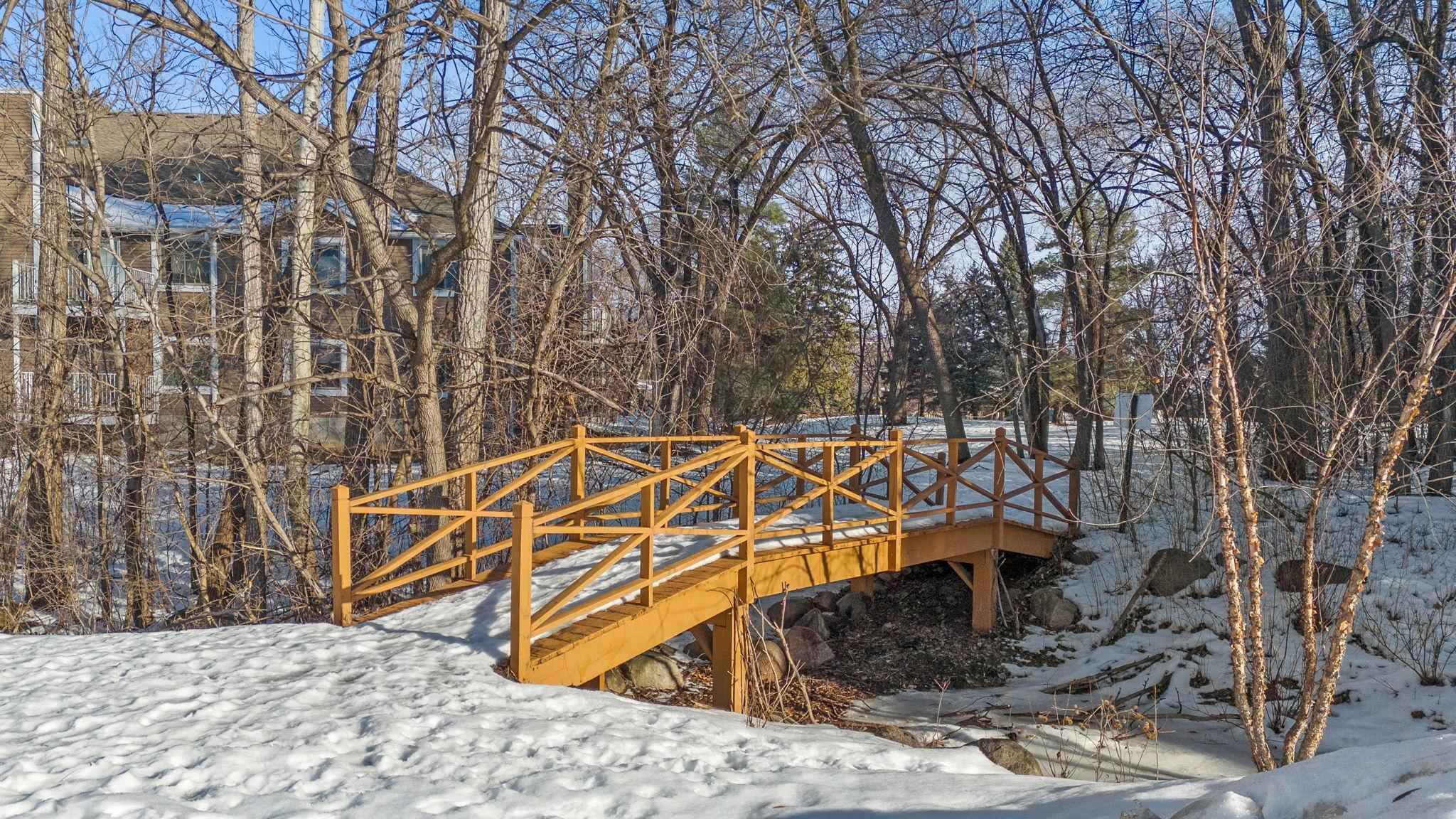 4035 Victoria Street N 211