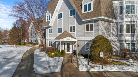 4035 Victoria Street N 211 Shoreview MN 55126