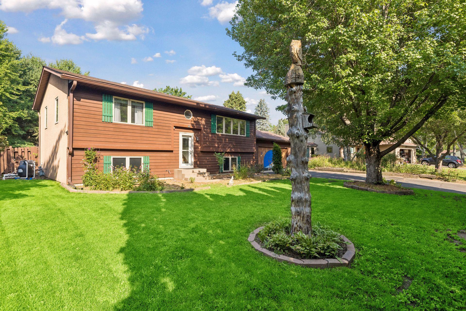 818 Pine Tree Trail