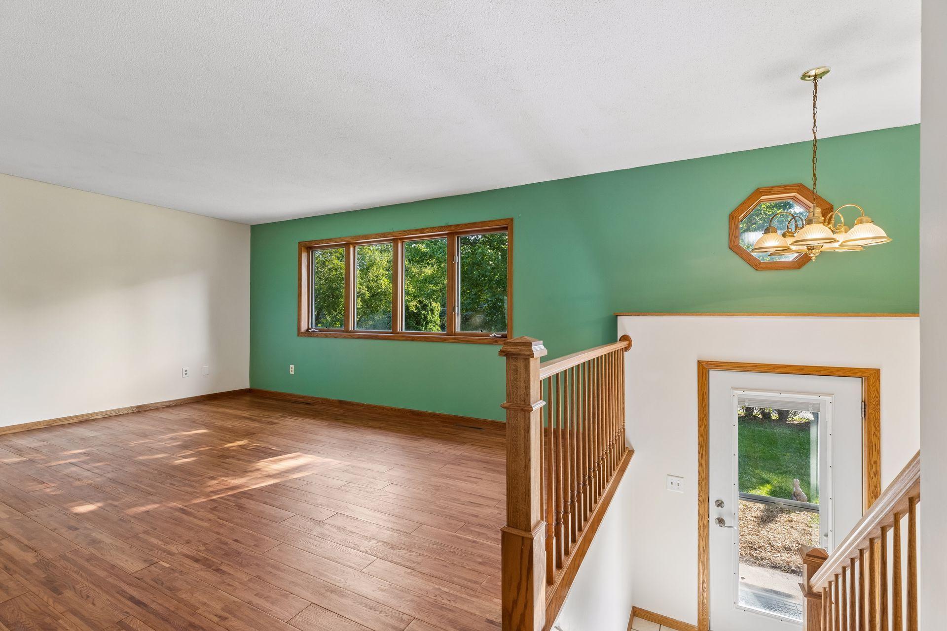 818 Pine Tree Trail