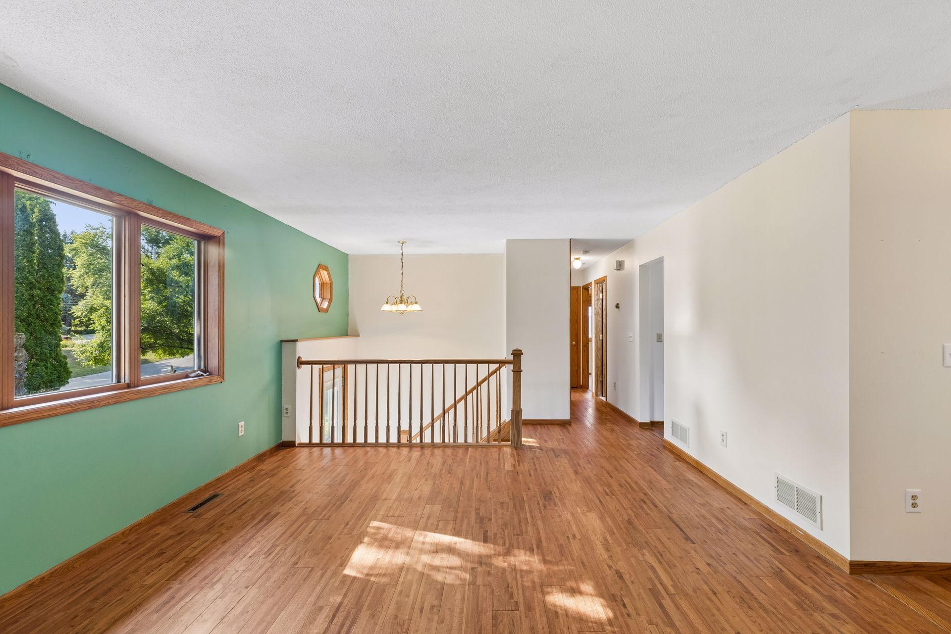 818 Pine Tree Trail
