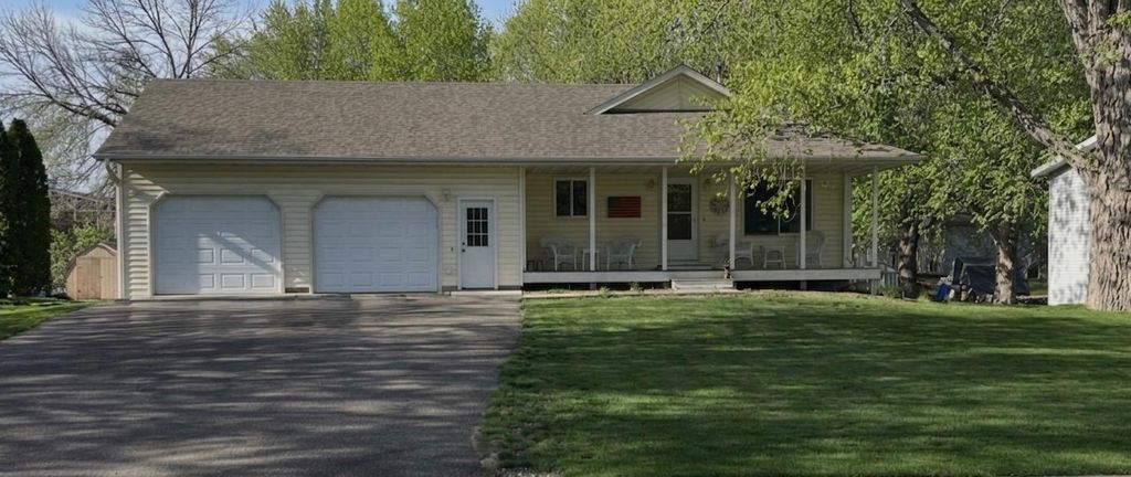 Photo of 526 Beaver Street E, Belle Plaine, MN 56011 (MLS # 7032276)