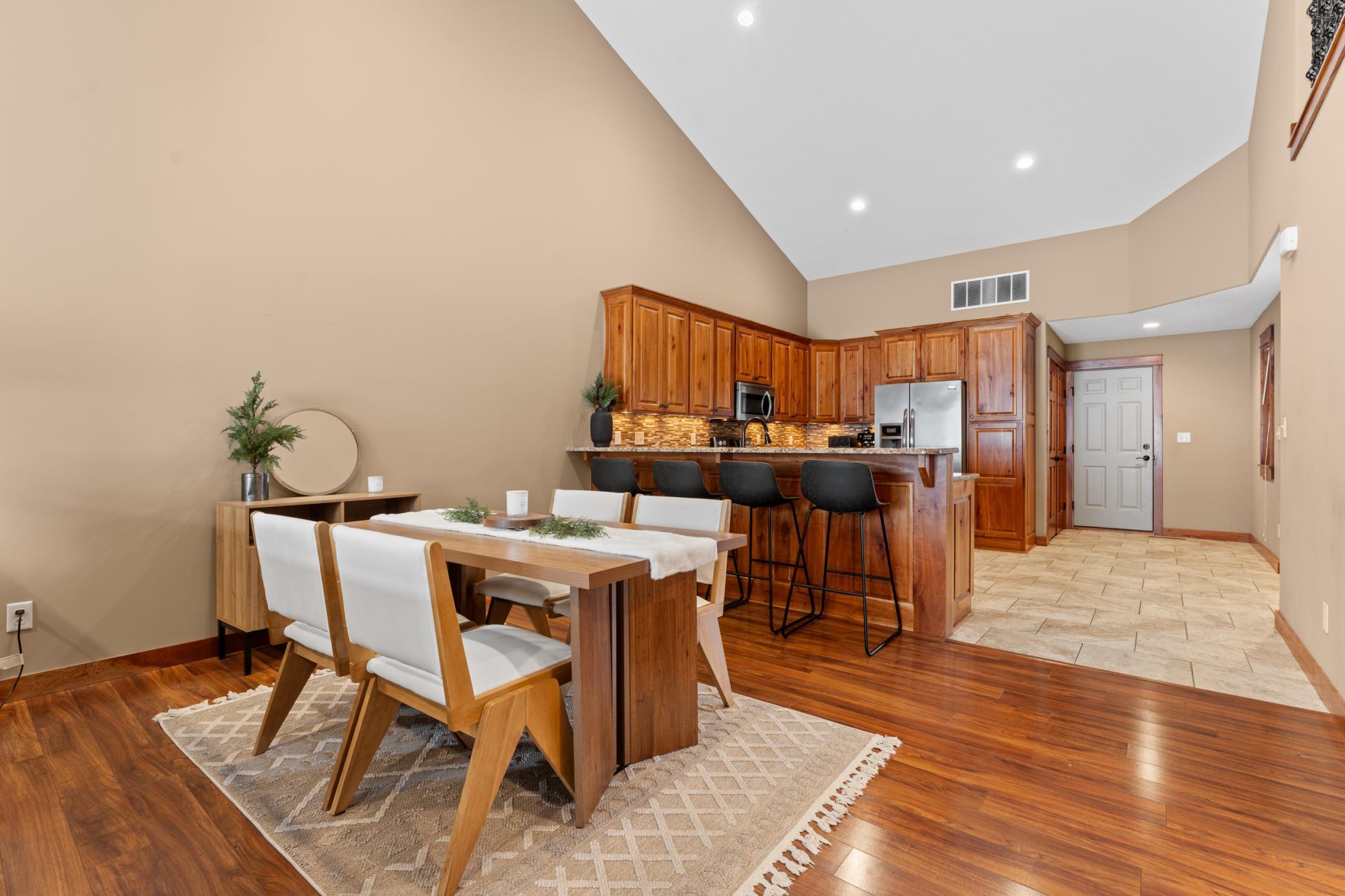 652 Shardlow Place NE