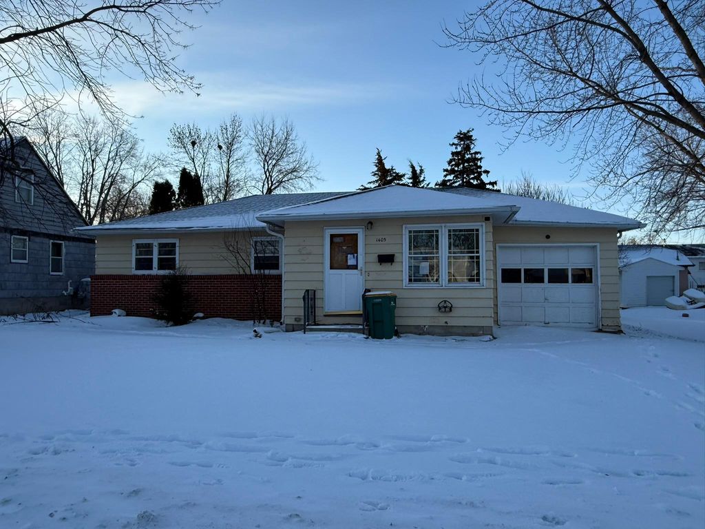 Photo of 1405 W Clark Street, Albert Lea, MN 56007 (MLS # 7012211)