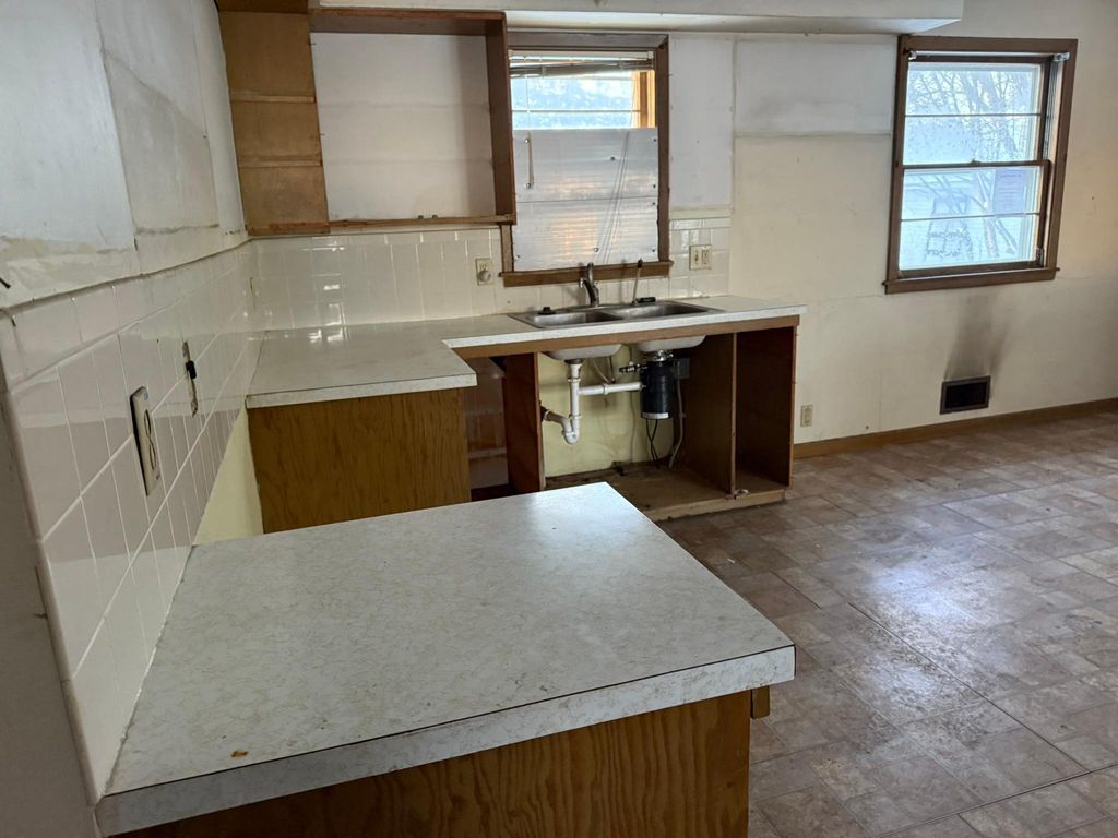 Photo of 1405 W Clark Street, Albert Lea, MN 56007 (MLS # 7012211)