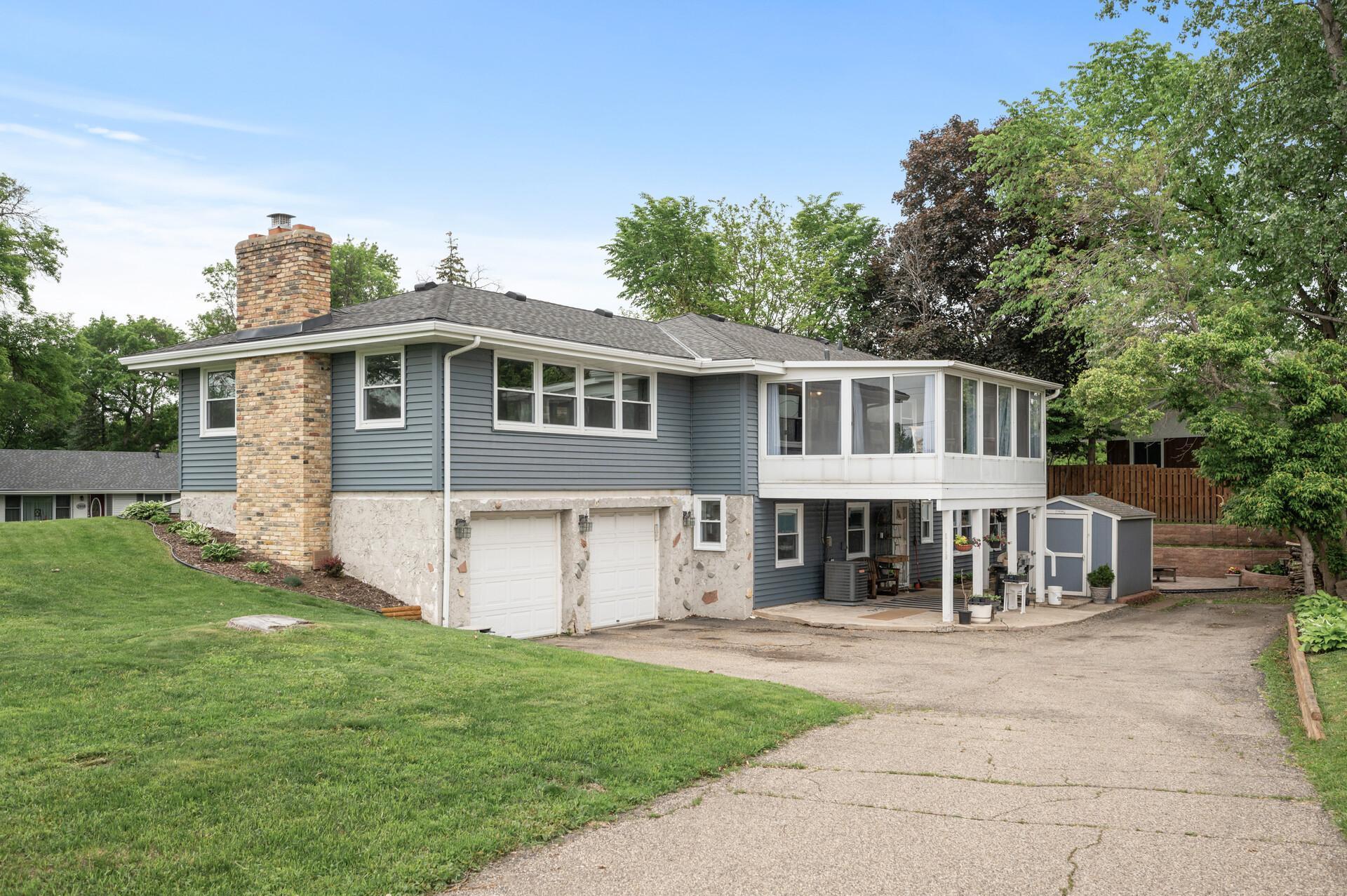 3819 W 103rd Street