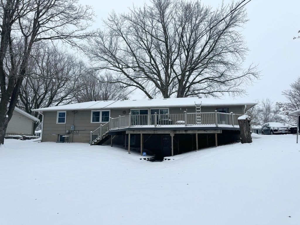 Photo of 1105 Crestview Road, Albert Lea, MN 56007 (MLS # 6825647)