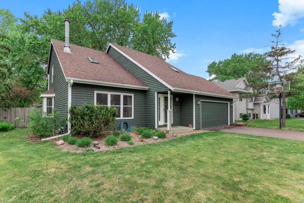 Photo of 1401 88th Avenue N, Brooklyn Park, MN 55444 (MLS # 7080108)