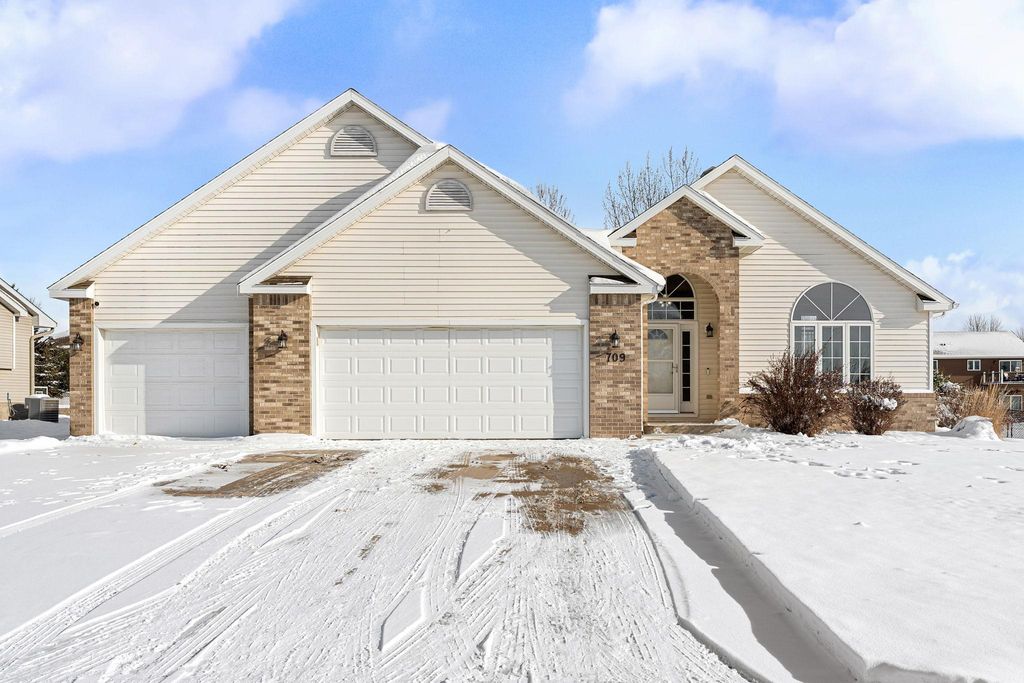 Photo of 709 Greenhaven Lane NE, Owatonna, MN 55060 (MLS # 6824976)