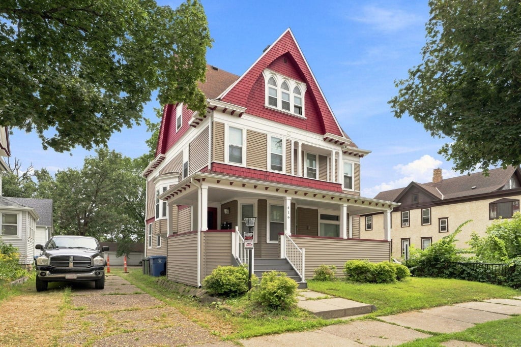 Photo of 416 8th Avenue SE, Minneapolis, MN 55414 (MLS # 7140761)