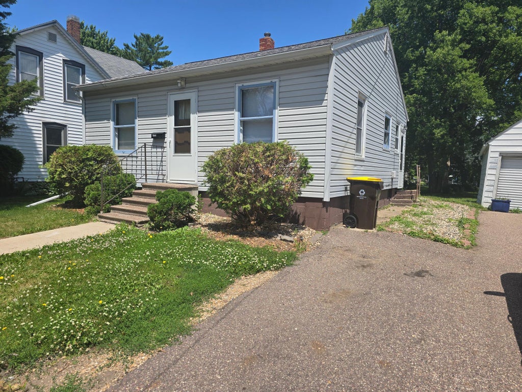 Photo of 401 Willow Street, Fairmont, MN 56031 (MLS # 7098979)