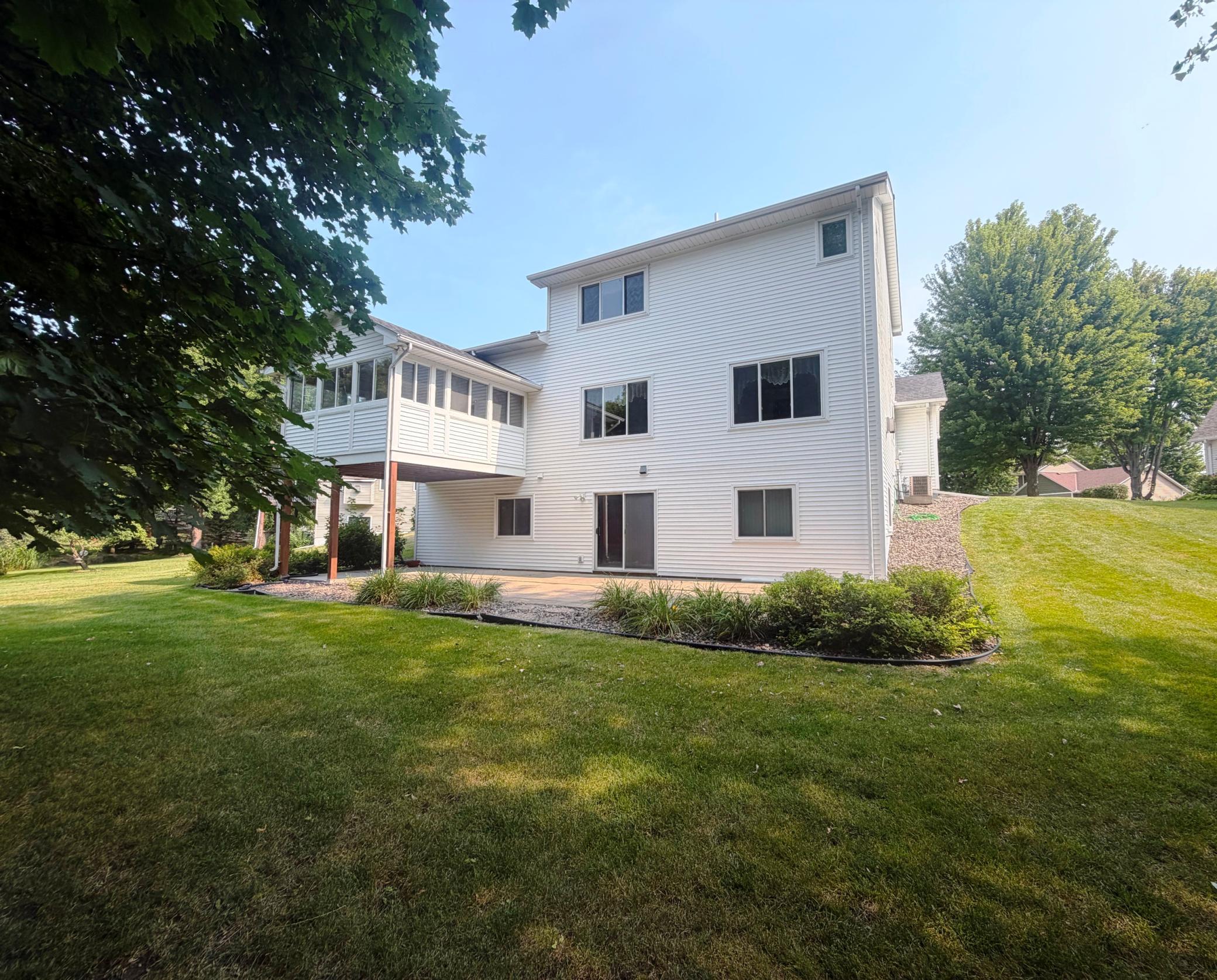 847 Vista Circle