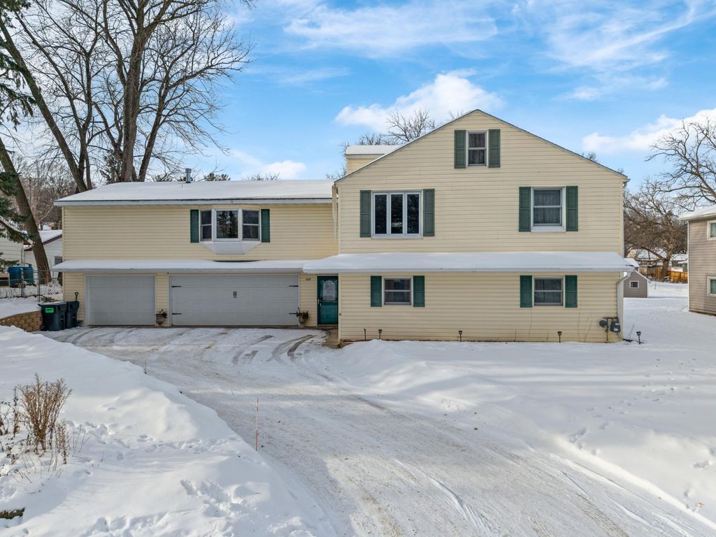 Photo of 425 19th Avenue SW, Rochester, MN 55902 (MLS # 6826682)