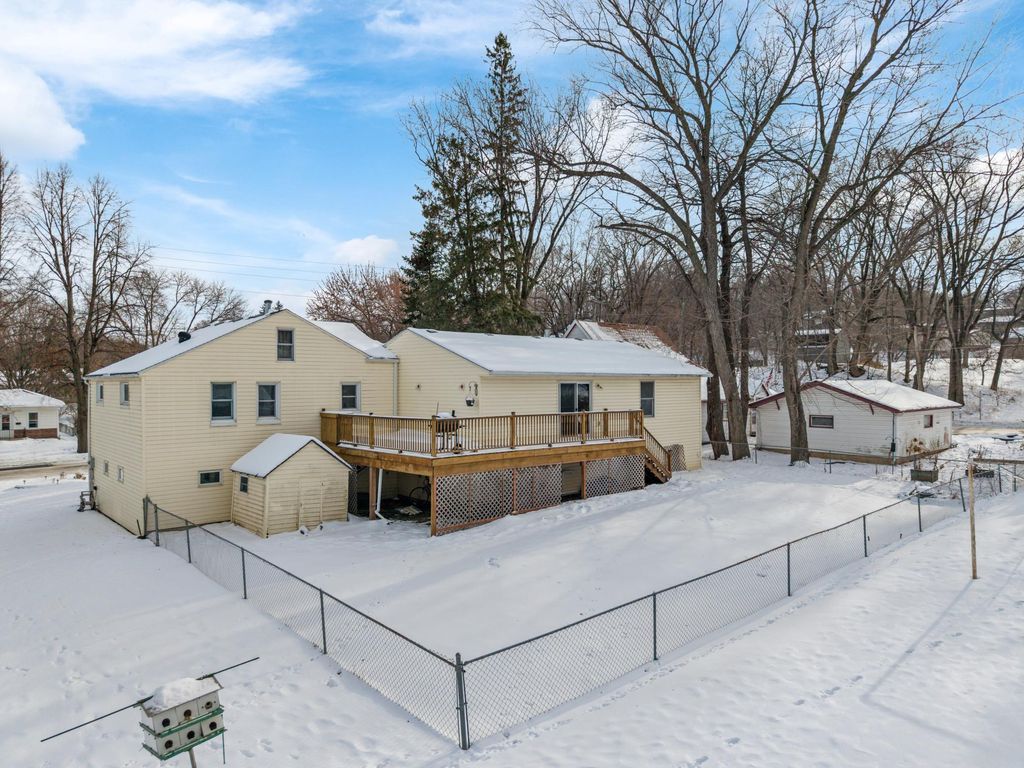 Photo of 425 19th Avenue SW, Rochester, MN 55902 (MLS # 6826682)