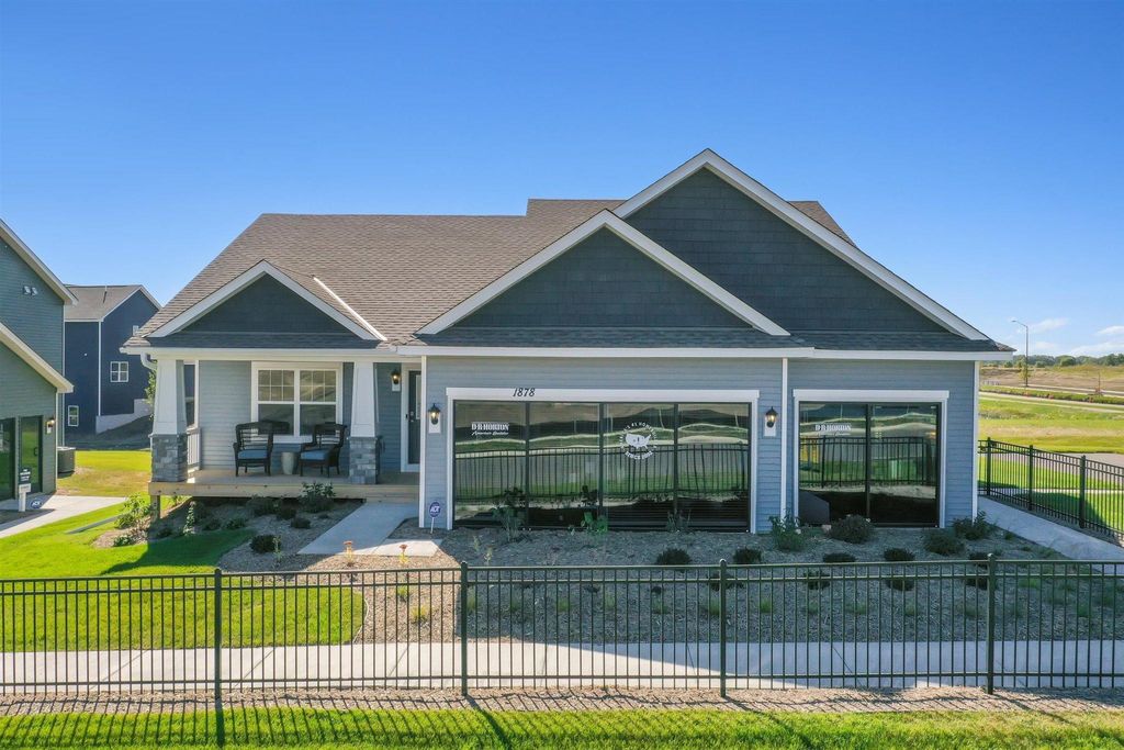 Photo of 1878 Rainier Drive, Shakopee, MN 55379 (MLS # 6617531)