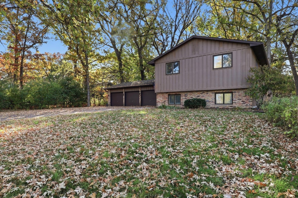 Photo of 5940 Otter View Trail, White Bear Lake, MN 55110 (MLS # 7101943)