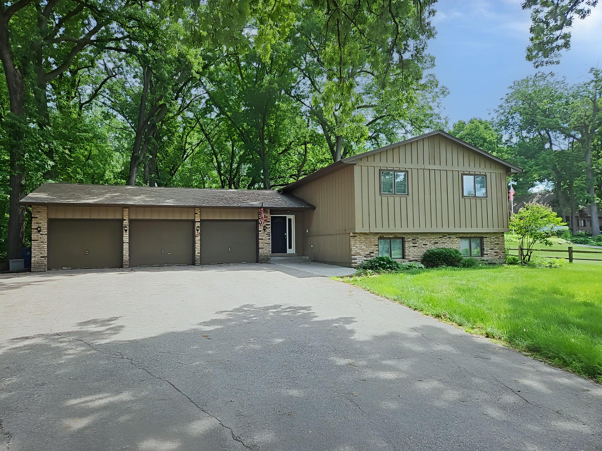 5940 Otter View Trail