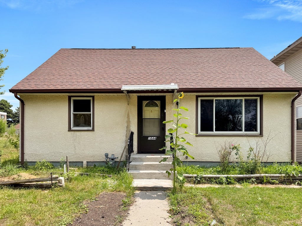 Photo of 1644 Woodbridge Street, Saint Paul, MN 55117 (MLS # 7114510)